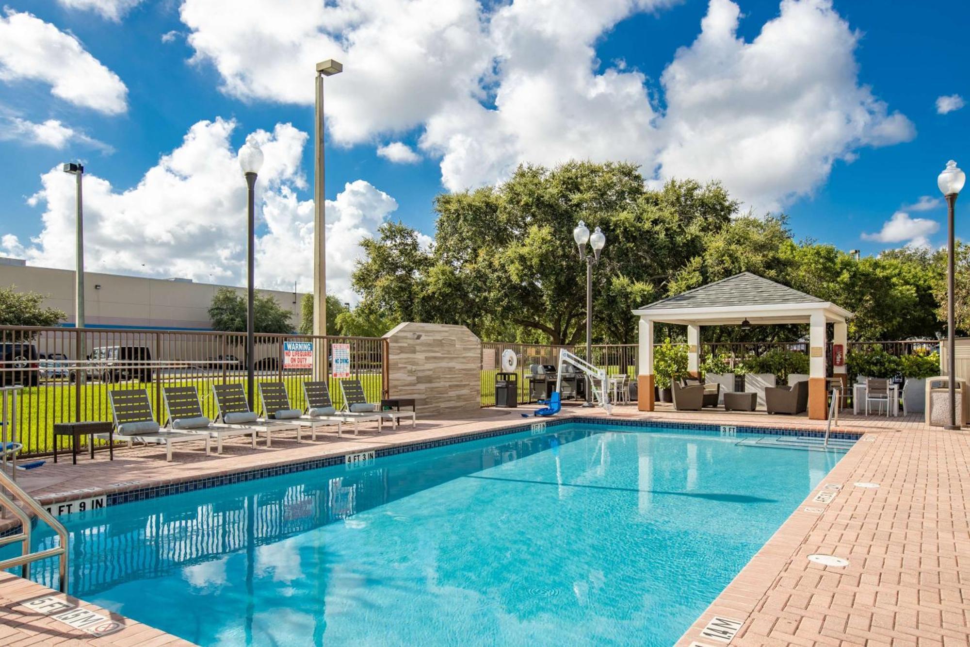 Sonesta Simply Suites Miami Airport Doral Εξωτερικό φωτογραφία
